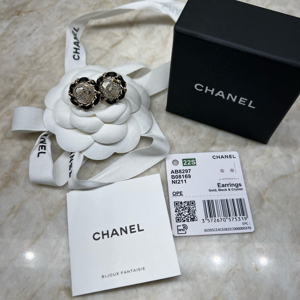 CHANEL Gold Black Crystal CC Earrings - Picture 4 of 12